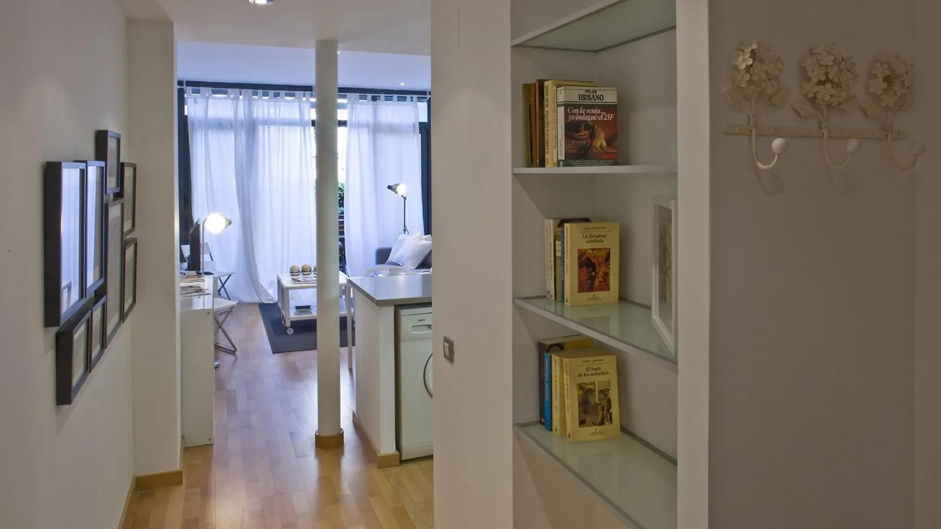 Flateli Lluria 0*, Barcelona