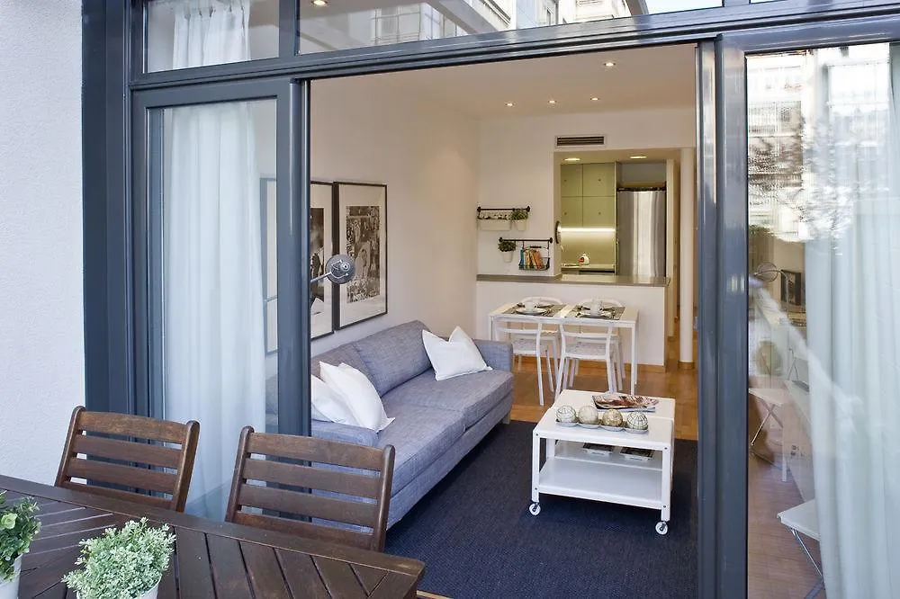 Flateli Lluria 0*, Barcelona